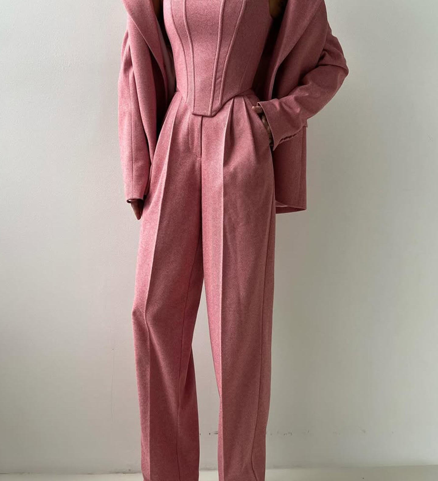 Elegants - Kolmeosaline komplekt