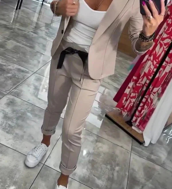 Adriana - Elegantne komplekt